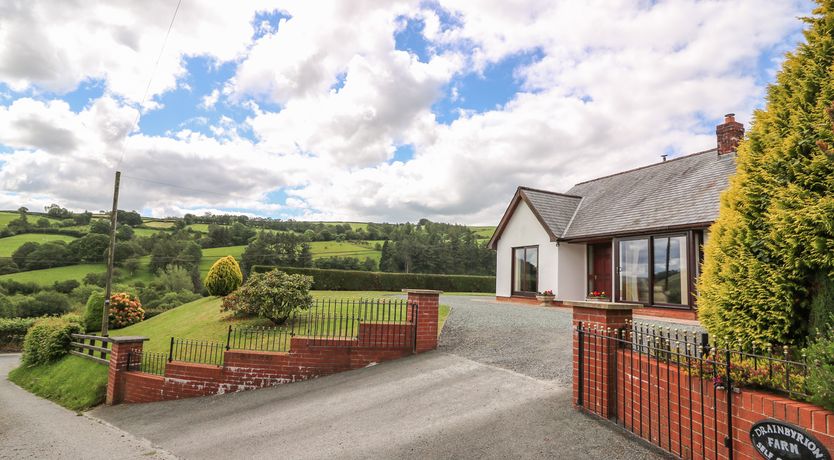 Photo of Drainbyrion Farm House