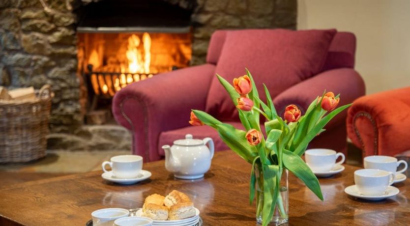 Photo of 8 Bed in Bettws Cedewain