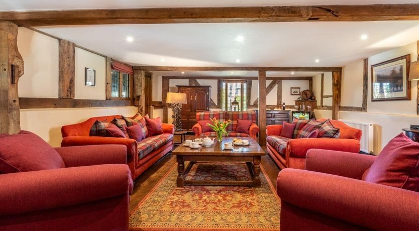 Photo of 8 Bed in Bettws Cedewain