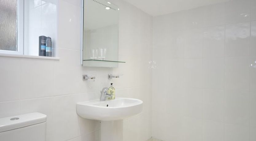 Photo of 1 Bed in Cwmfelin Mynach