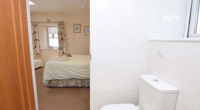 Photo of 1 Bed in Cwmfelin Mynach