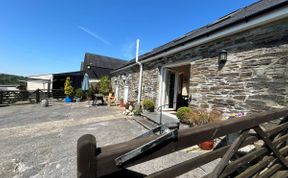 Photo of in Cwmfelin Mynach (BWMPE)