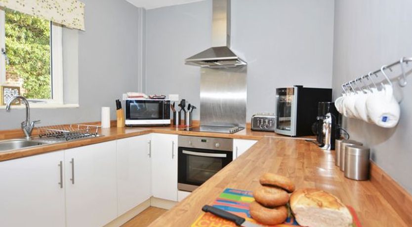 Photo of 5 Bed in Darlington