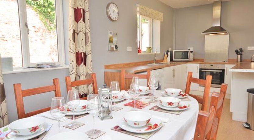 Photo of 5 Bed in Darlington