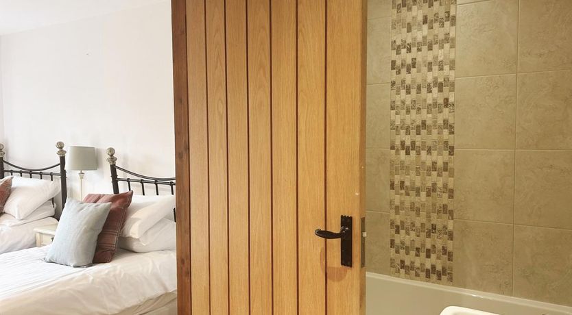 Photo of 6 Bed in Bradworthy