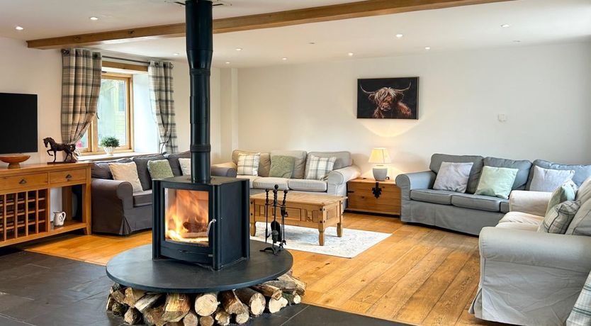 Photo of 6 Bed in Bradworthy