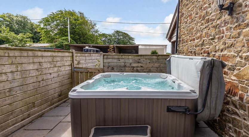 Photo of 6 Bed in Holsworthy