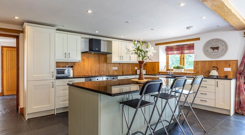 Photo of 6 Bed in Holsworthy