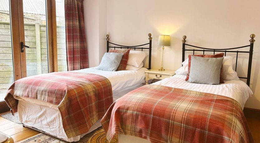 Photo of 6 Bed in Holsworthy
