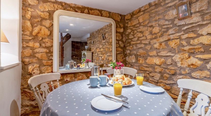 Photo of 2 Bed in Stow on the Wold