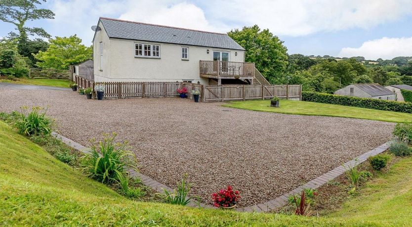 Photo of 2 Bed in Tregavethan