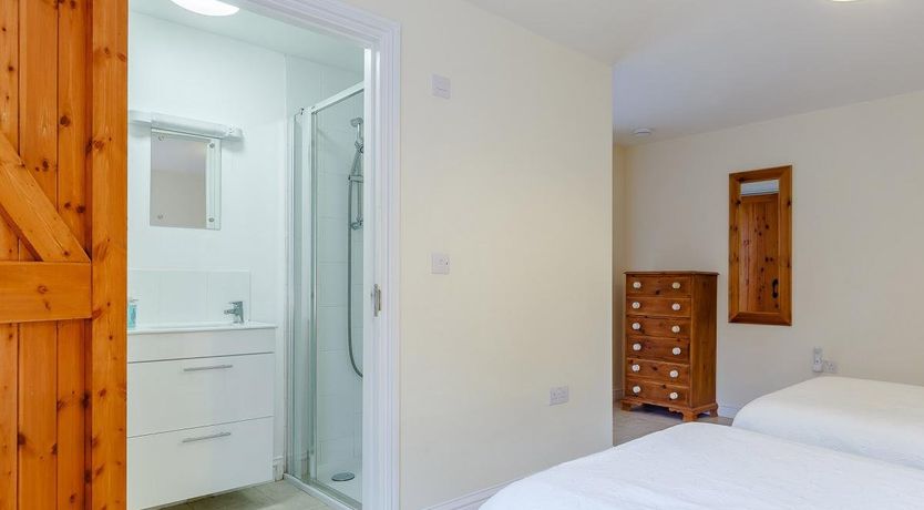 Photo of 2 Bed in Tregavethan