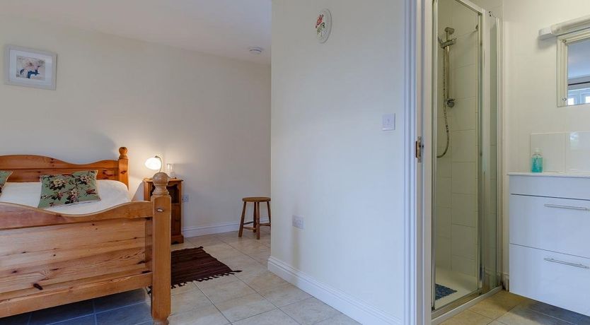 Photo of 2 Bed in Tregavethan