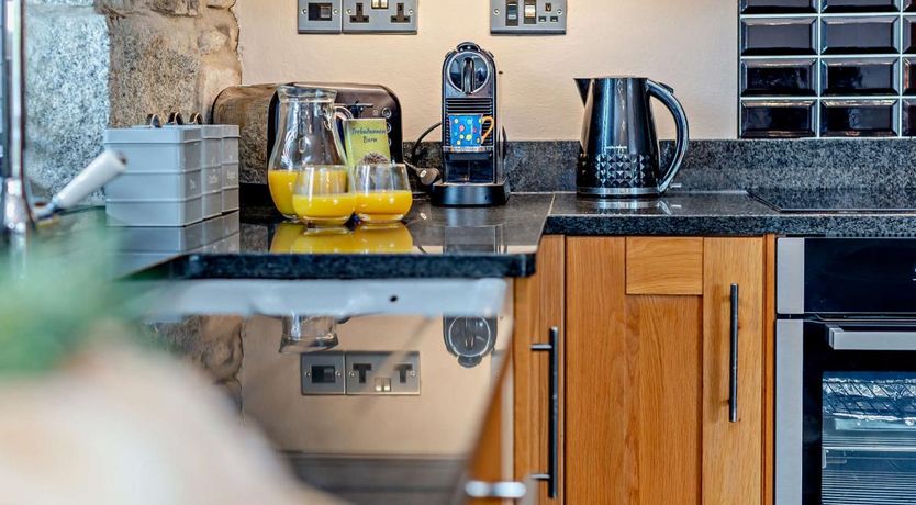 Photo of 2 Bed in Trebudannon