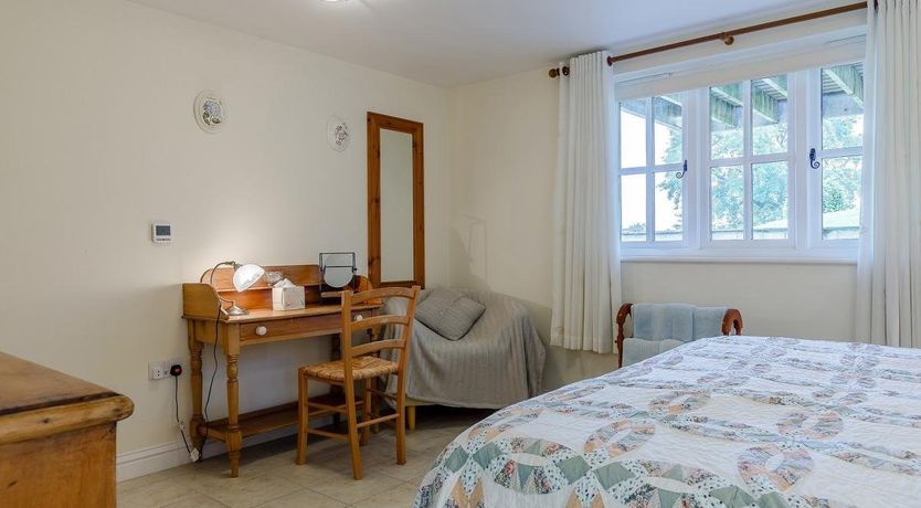 Photo of 1 Bed in Tregavethan