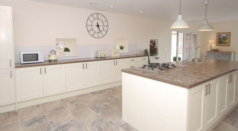 Photo of 4 Bed in Lintrathen