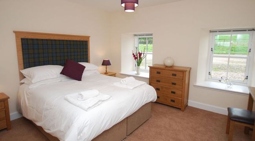 Photo of 4 Bed in Lintrathen