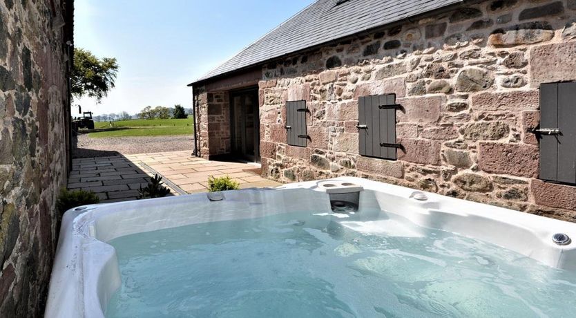 Photo of 4 Bed in Lintrathen