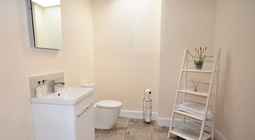 Photo of 4 Bed in Lintrathen