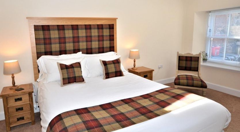 Photo of 4 Bed in Lintrathen