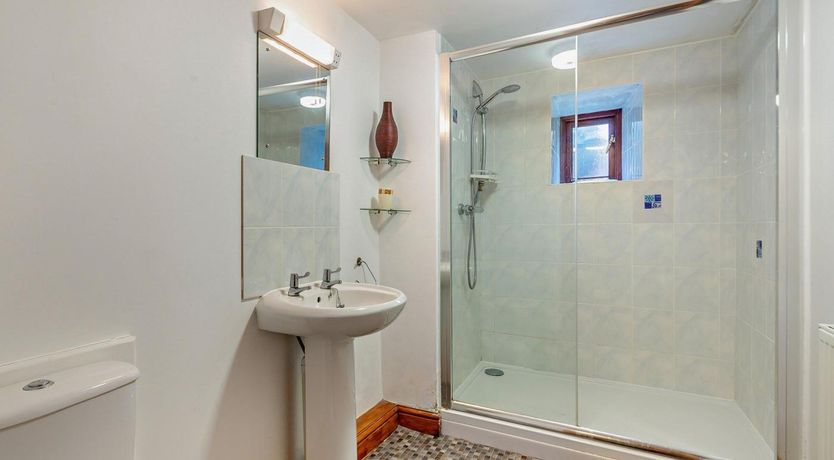 Photo of 3 Bed in Llanerchymedd