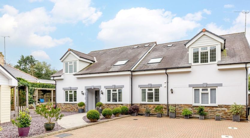 Photo of 5 Bed in Bude