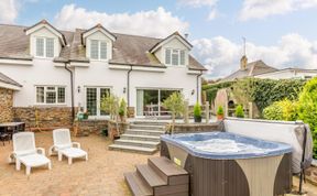 Photo of 5 Bed in Bude