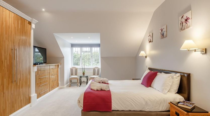 Photo of 5 Bed in Bude