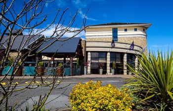 Ramada Da Vincis Hotel Derry Holiday Cottage