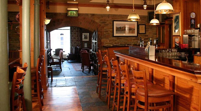 Photo of Dooleys Hotel