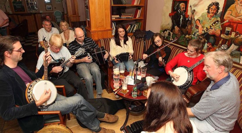 Photo of Dooleys Hotel