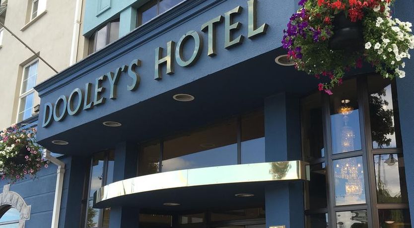 Photo of Dooleys Hotel