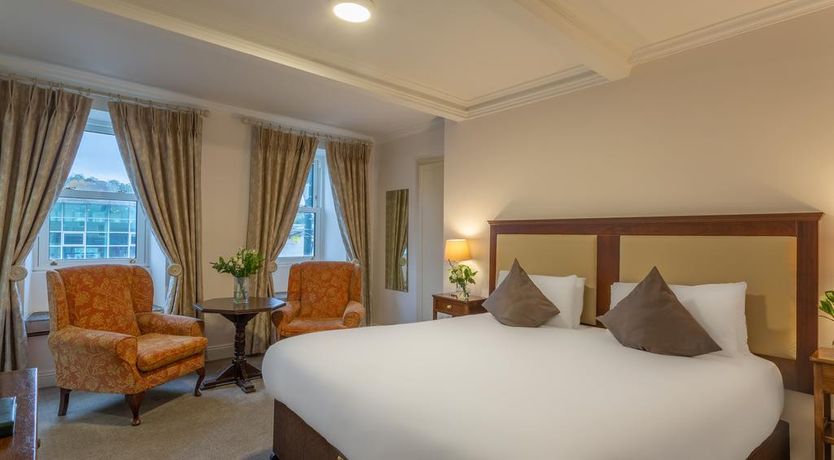 Photo of Dooleys Hotel