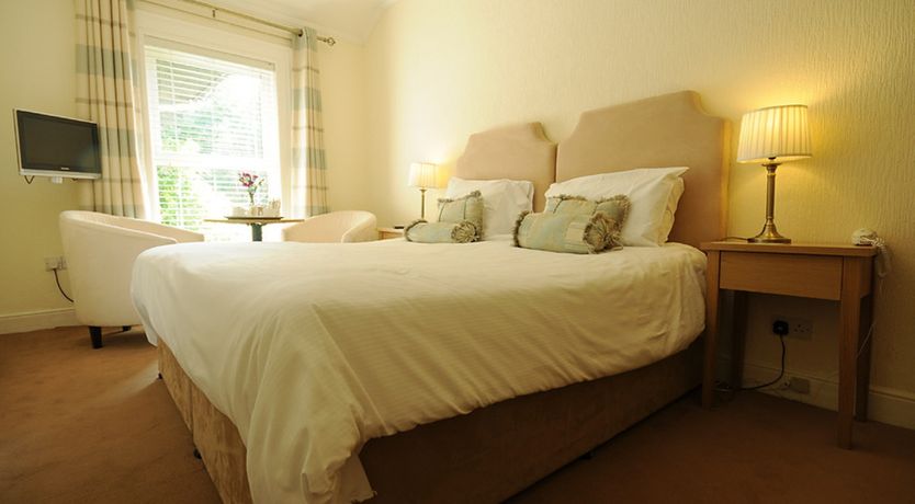 Photo of Caseys Hotel