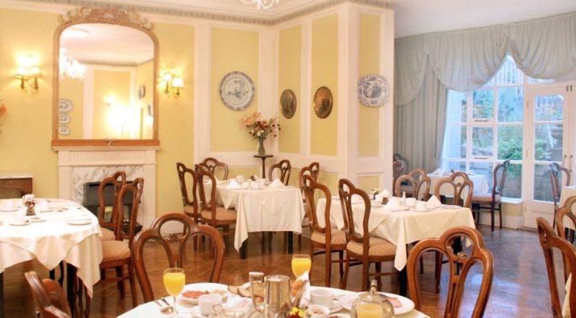 Photo of Foyles Hotel