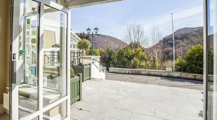 Photo of Glenview Hotel