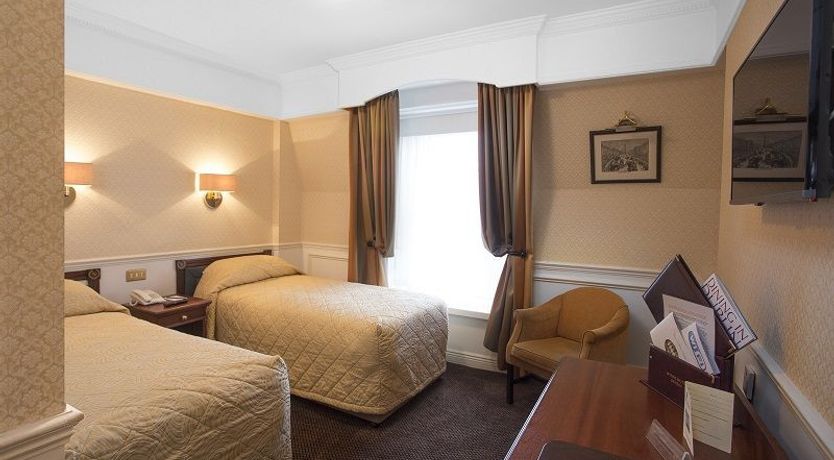 Photo of Wynns Hotel