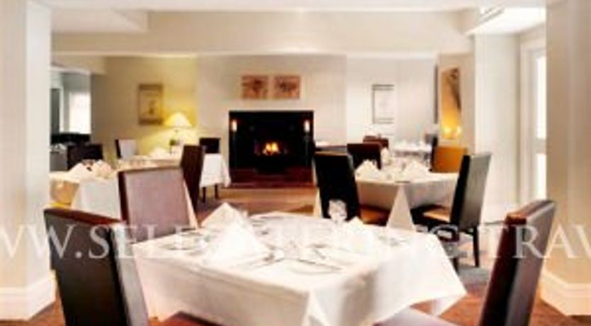 Photo of Esplanade Hotel