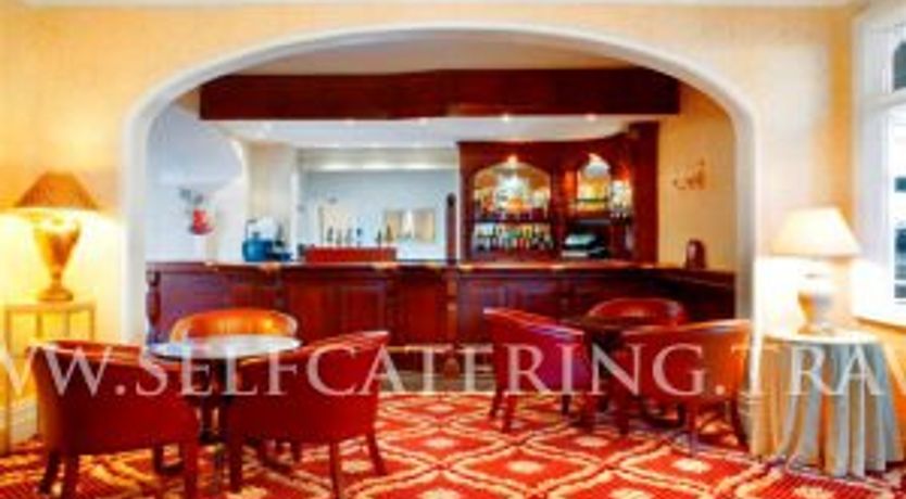 Photo of Esplanade Hotel