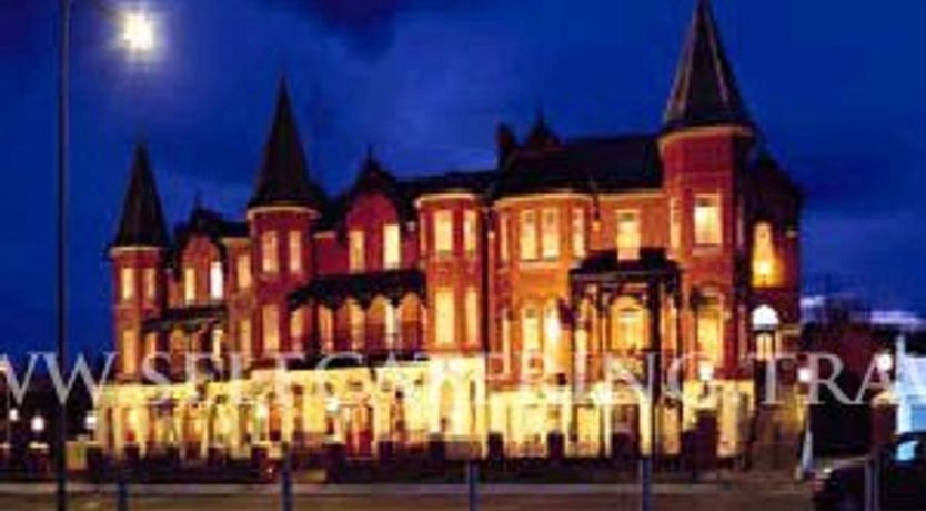 Photo of Esplanade Hotel