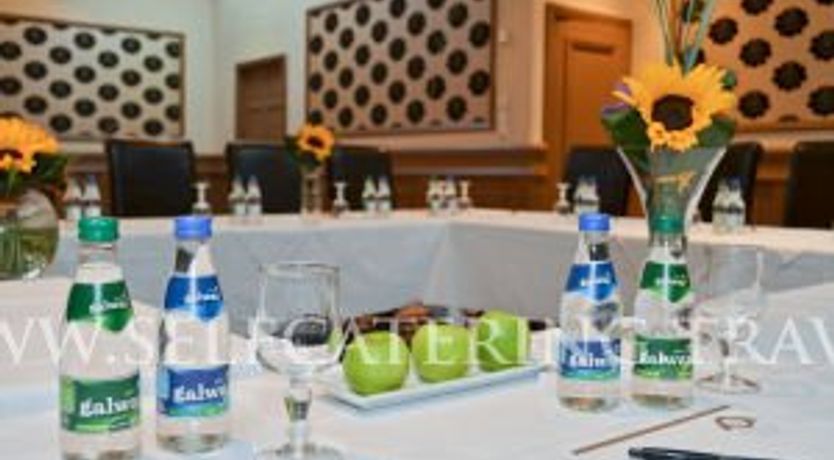 Photo of Flannerys Hotel Galway