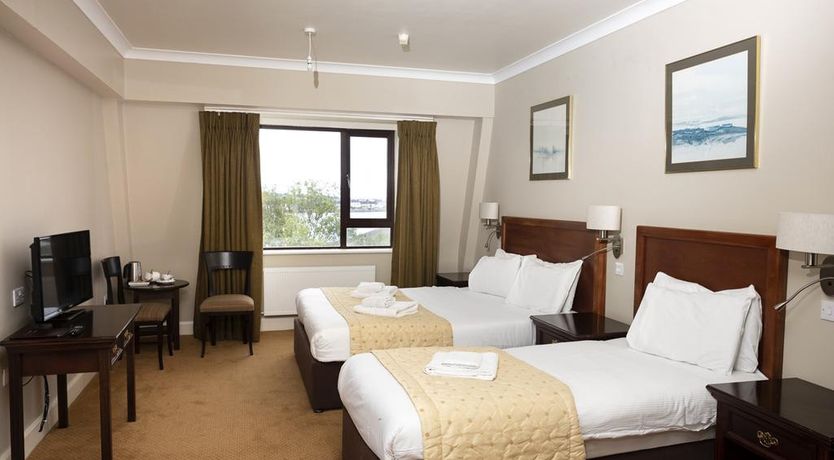 Photo of Lawlors Hotel