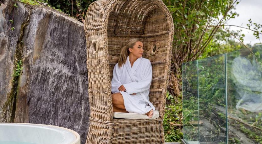 Photo of Eccles Hotel