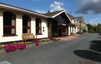 Cedar Lodge Hotel And Restaurant Holiday Cottage