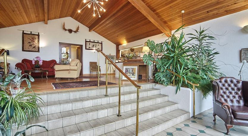 Photo of Cedar Lodge Hotel And Restaurant