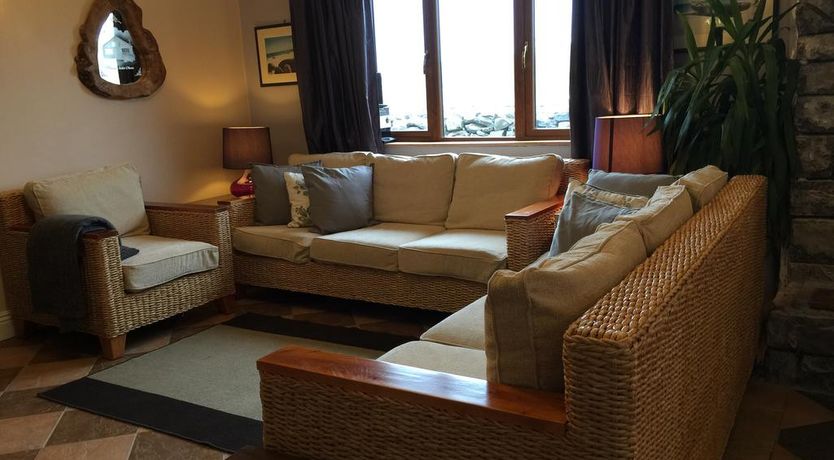 Photo of Hotel Ostan Inis Oirr