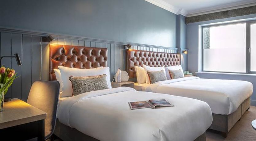 Photo of Shoreline Hotel