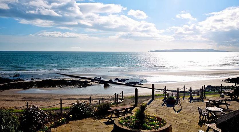 Photo of Shoreline Hotel