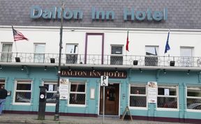 Photo of Dalton Inn Hotel