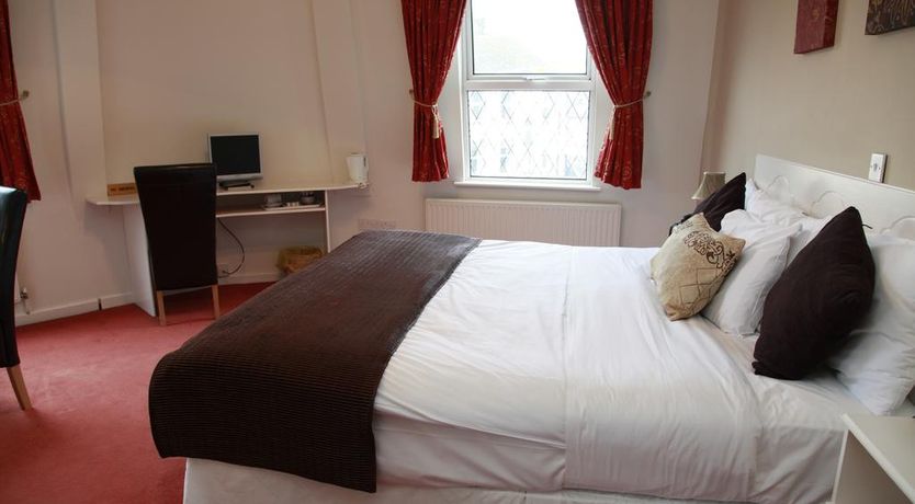 Photo of Dalton Inn Hotel